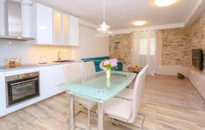 Apartment Dvor